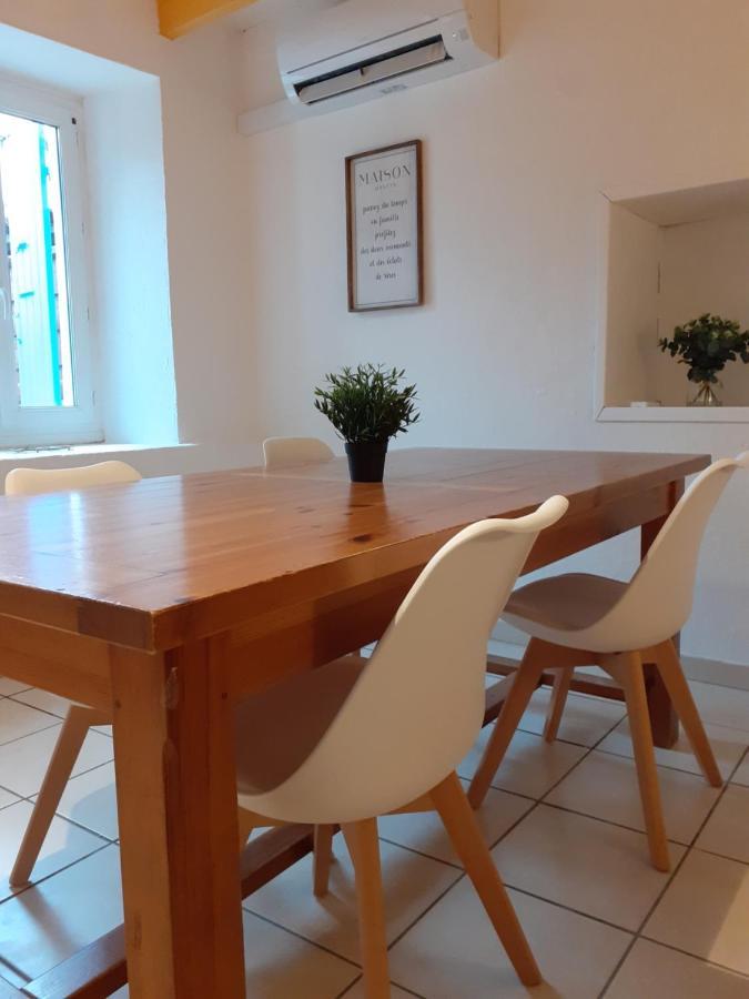 Maison De Village Saint-Barthélemy-de-Vals Екстериор снимка